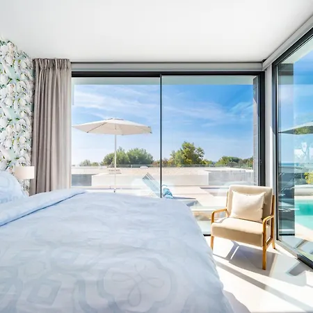 Hotel Captivating Calahonda 4*